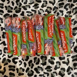 Colgate Toothbrushes KIDS Red Set of 14 Oralcare Hygiene Beauty New Sealed